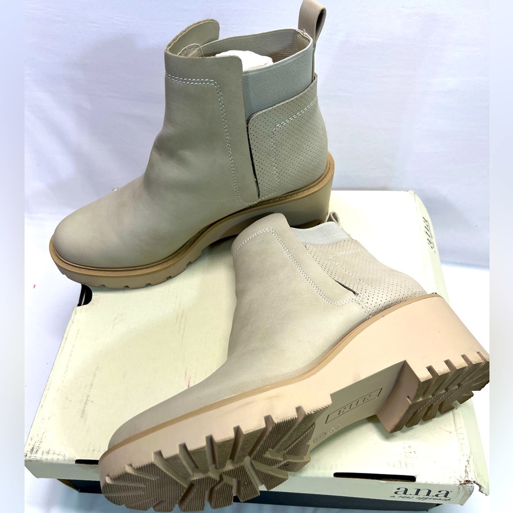 ANA DECOY SAND ANKLE BOOTS WOMEN CREAM 7.5 CHUNKY GRUNGE SLIP ON CONTEMPORARY